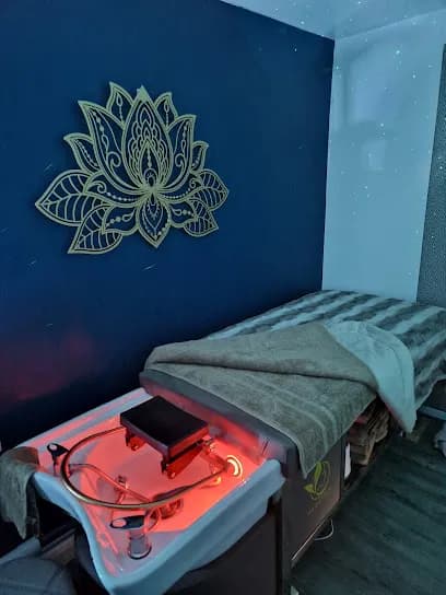 Aura10 - Head Spa