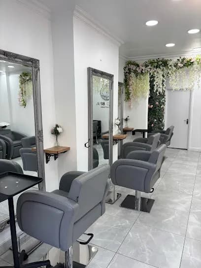 Headsup Unisex Hairdressers - Head Spa