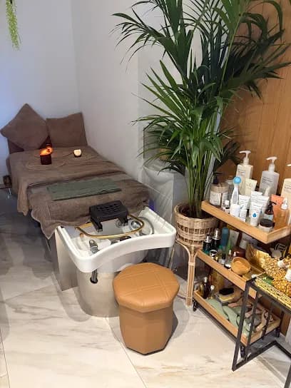 INFINITY GOMERSAL LTD - Head Spa