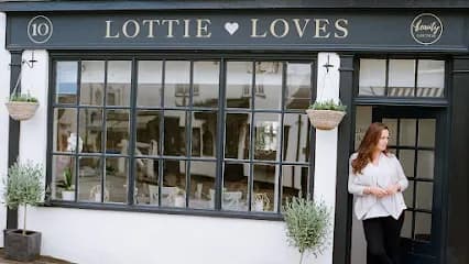 Lottie Loves Beauty - Head Spa