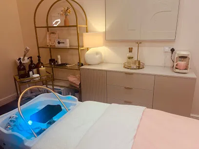 Me Scalp & Skin Studio - Head Spa