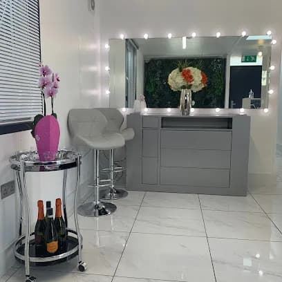 Mirror Mirror - Head Spa