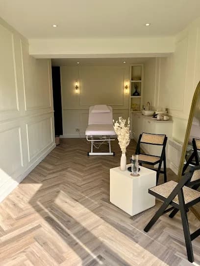 Queensbridge Skin Clinic - Head Spa
