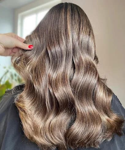 Sienna Taye Hairdressing - Head Spa