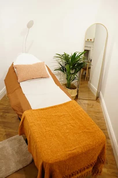 The Beauty Den - Head Spa