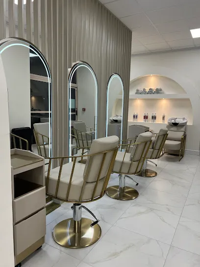 The Girls House - Head Spa