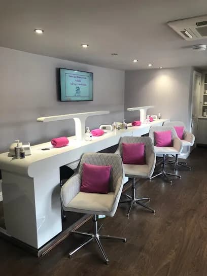 The Pink Shed - Head Spa