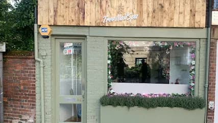 Tree Nail Spa - Head Spa