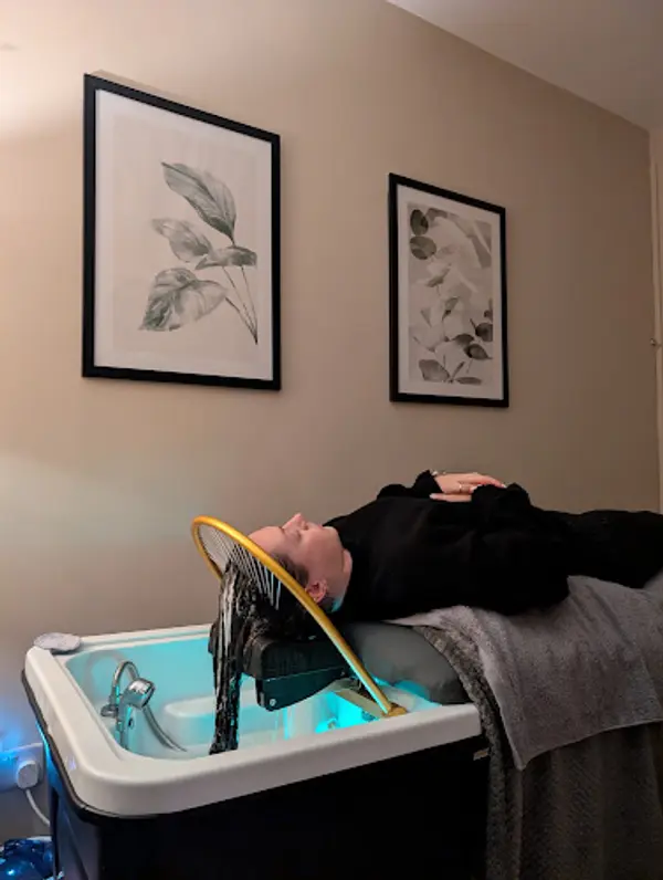 Haya Head Spa - Head Spa